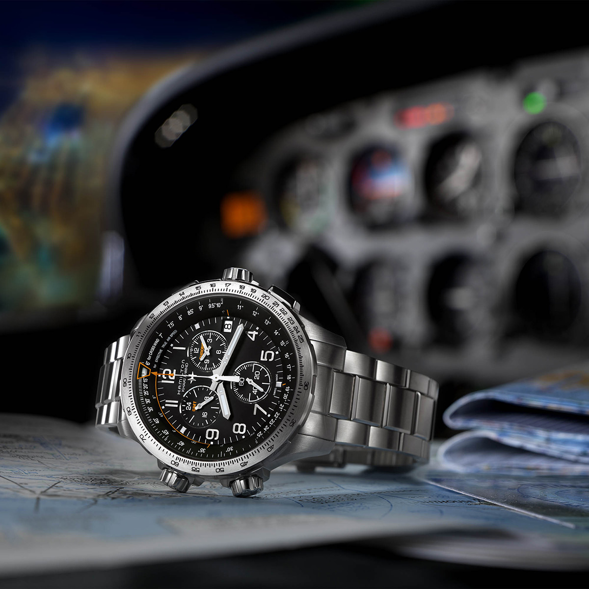 Hamilton Khaki Aviation X-Wind GMT Chrono Quartz 46mm - H77912135 - Bilde 2